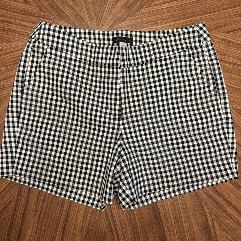 Willi Smith black/white mini gingham check shorts with pockets, size 10.